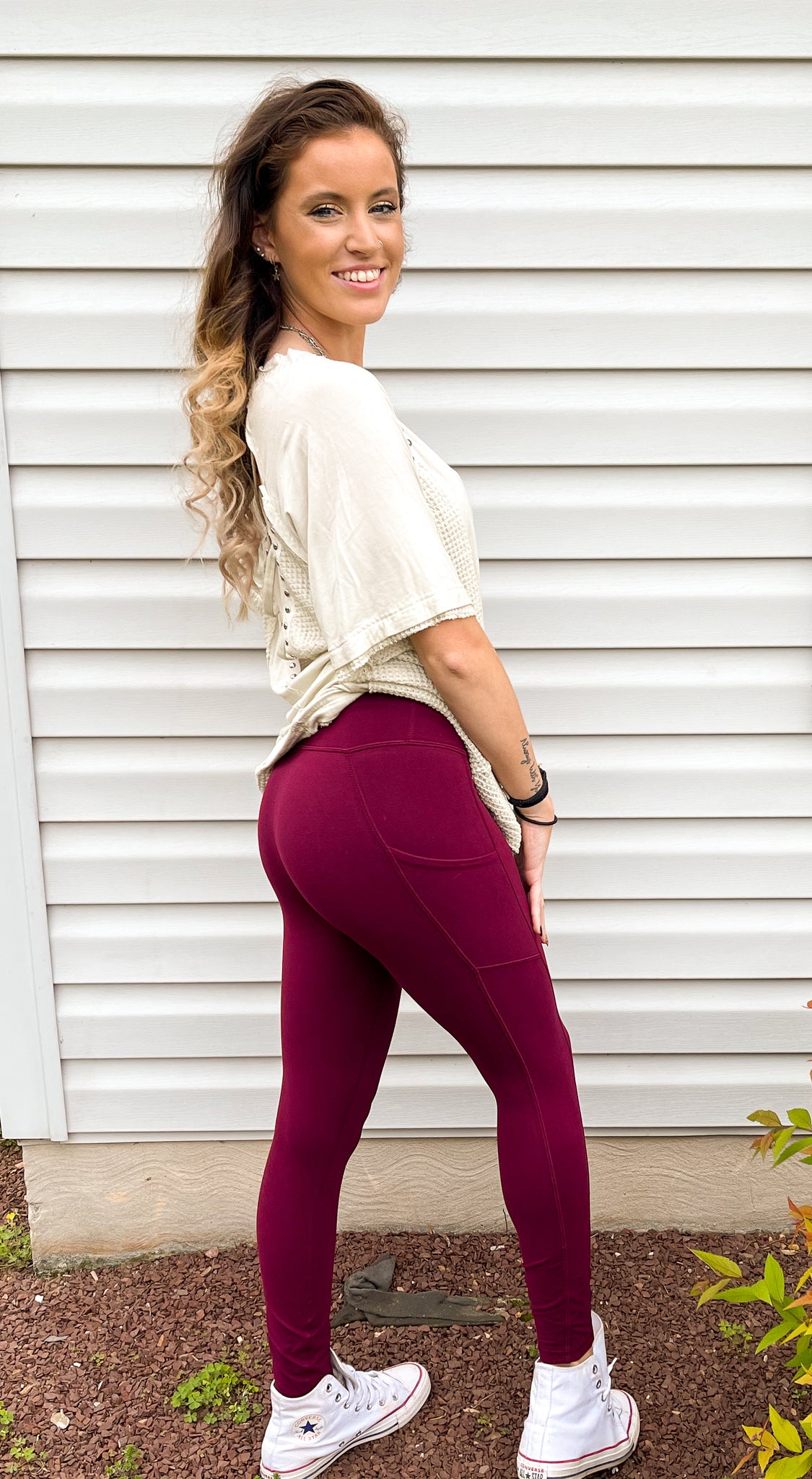 Buttery Soft Leggings With Pockets in Wine – Palm and Pearl Boutique